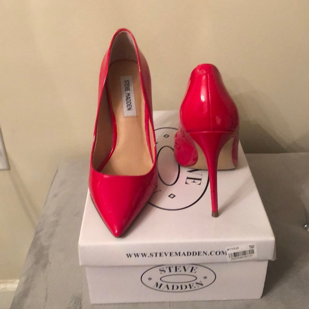 Steve Madden Daisie Red Heels